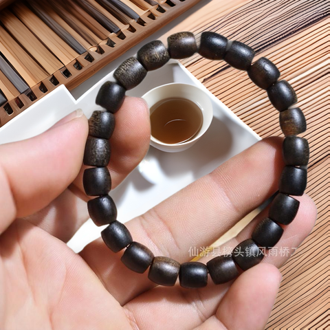 Bracelet en bois d'agar noir Qinan, immergé dans l'huile, de haute qualité, 108 perles de Bouddha, bijoux faits main, m3331277 