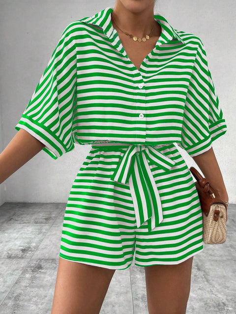 Gestreifter Revers-Cardigan mit Knopfleiste, mittellange Ärmel, Gürtel und Shorts, Onesie-Set für Damen, m301031 