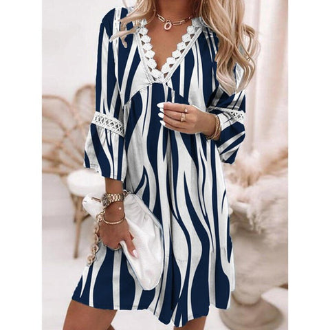 Robe bohème décontractée à col en V et coutures en dentelle imprimées, style vacances M300213 