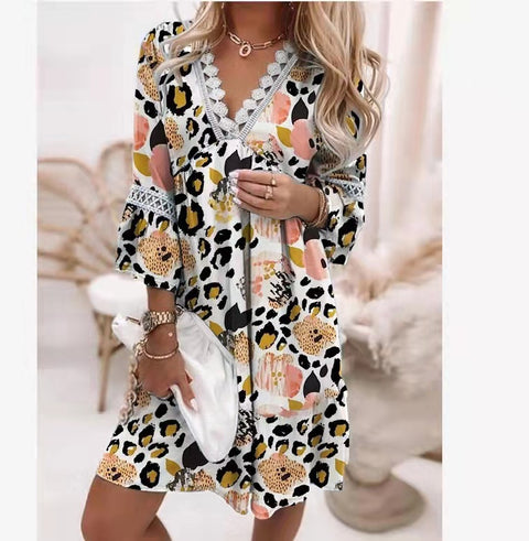 Robe bohème décontractée à col en V et coutures en dentelle imprimées, style vacances M300213 