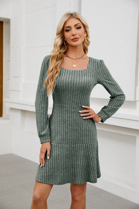 Robe à manches longues et col carré, manches lanternes, poches pour poupées, m300921 