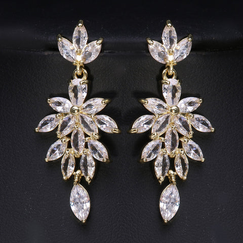 Boucles d'oreilles exquises et luxueuses en zircon micro-incrusté m3331124