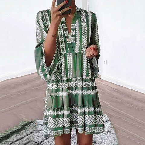 Bedrucktes Kleid, lockerer V-Ausschnitt, Chiffon, plissierter kurzer Rock, m300054 