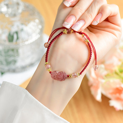 Corde à main Pixiu en cristal naturel et fraise, corde rouge tissée à la main m3331236