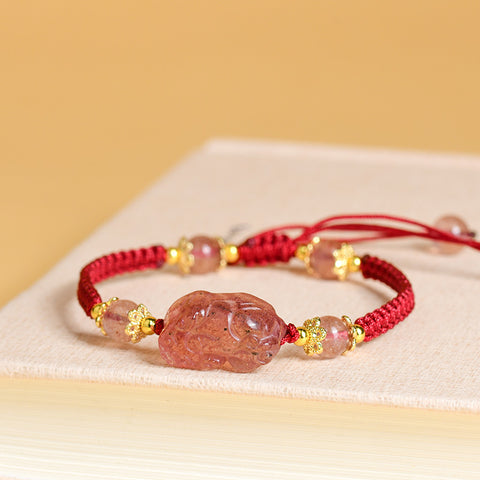 Corde à main Pixiu en cristal naturel et fraise, corde rouge tissée à la main m3331236