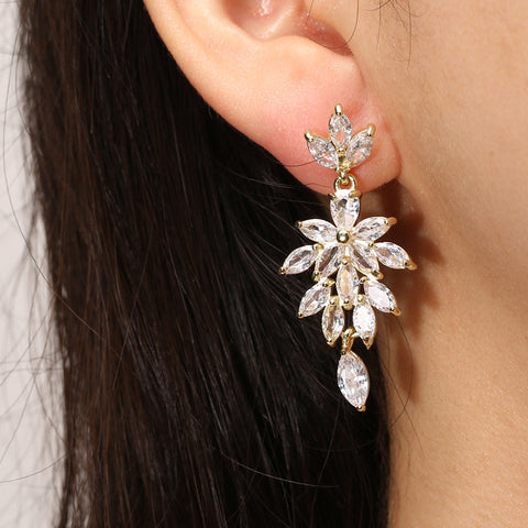 Boucles d'oreilles exquises et luxueuses en zircon micro-incrusté m3331124