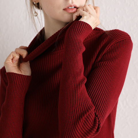 Slim-fit solid-color pullover top m302025
