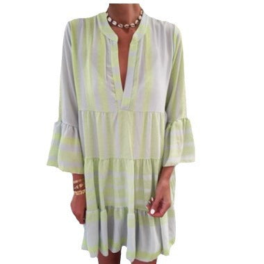 Bedrucktes Kleid, lockerer V-Ausschnitt, Chiffon, plissierter kurzer Rock, m300054 