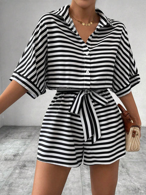 Gestreifter Revers-Cardigan mit Knopfleiste, mittellange Ärmel, Gürtel und Shorts, Onesie-Set für Damen, m301031 
