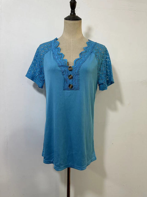 Pull confortable et décontracté à manches courtes et col en V avec coutures en dentelle M300159 